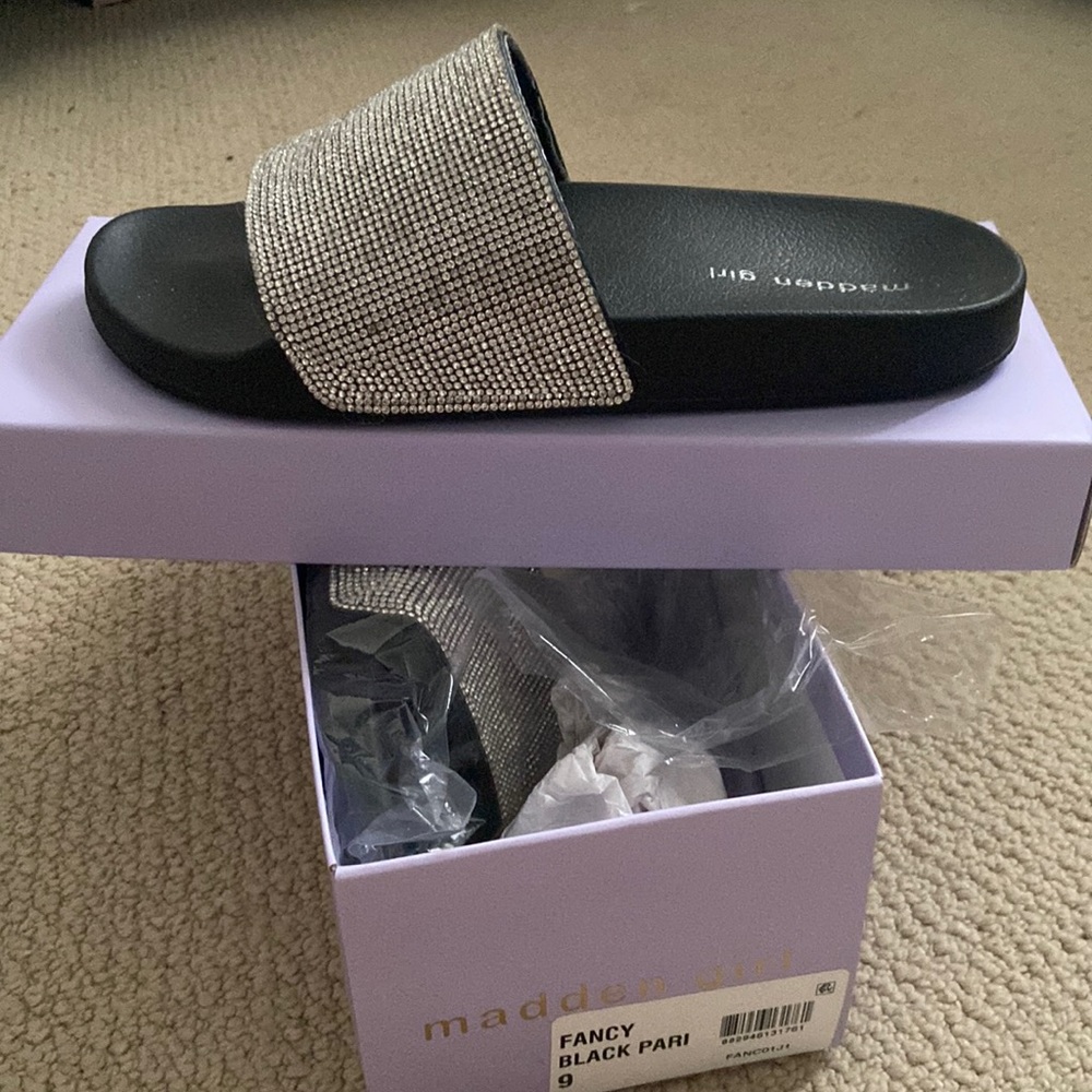 Madden Girl fancy black slides